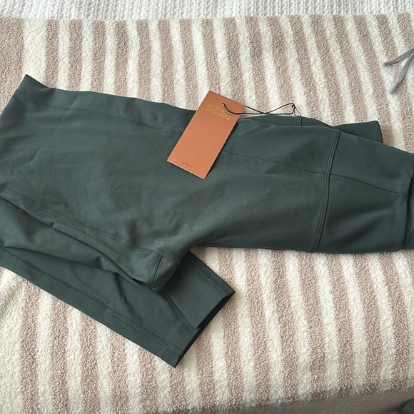 Moss Compressive High-Rise Legging - Green - Picture 6 of 6